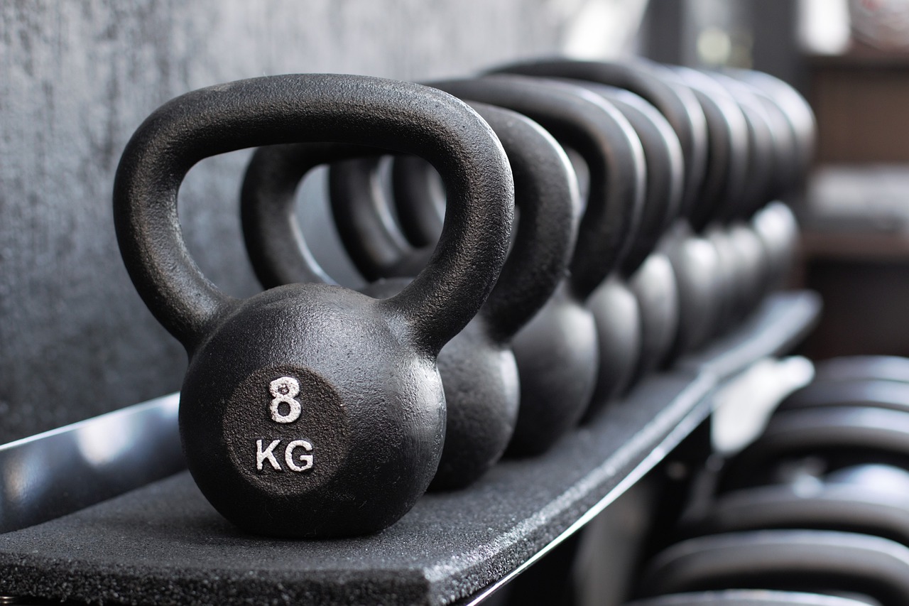 4 amazing benefits of kettlebell swings