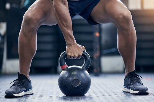 4 amazing benefits of kettlebell swings